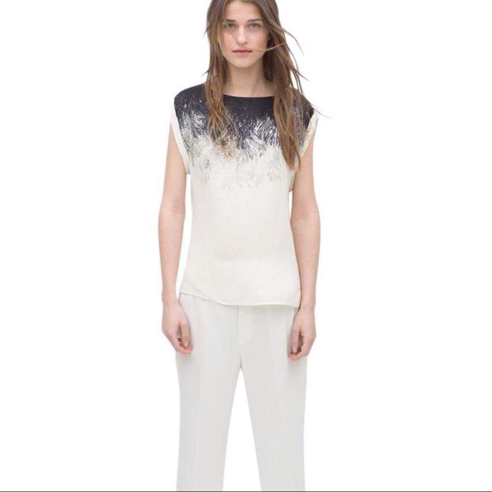 ✨Zara White&Blue Print Sleeveless Shirt Blouse✨